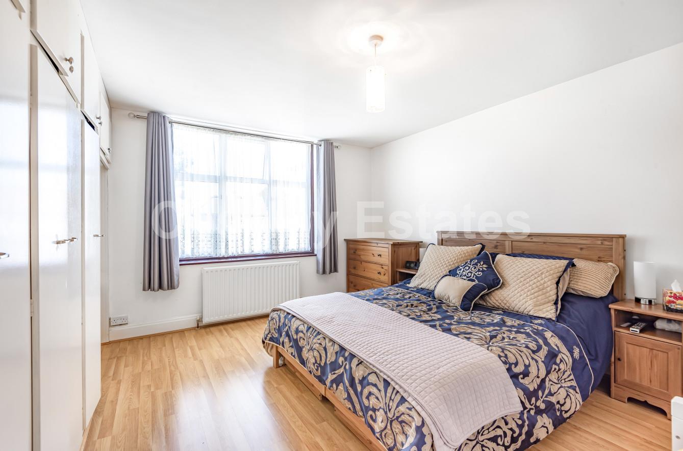 Fairfield Avenue, Edgware